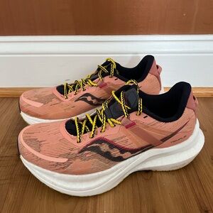 Saucony Tempus size 7.5